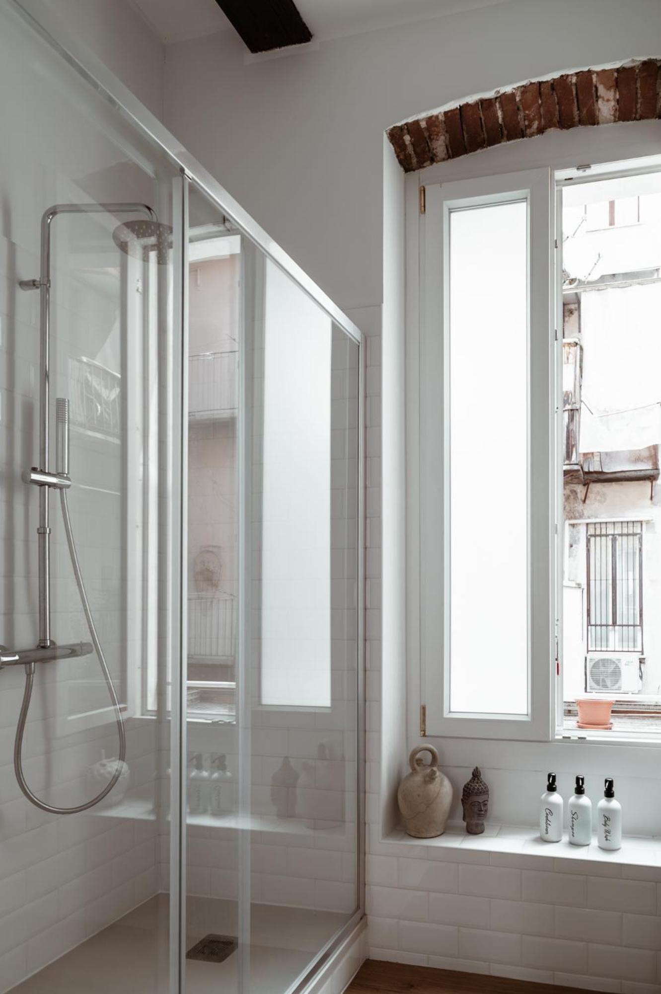 Mercanti Modern Flat - Balcony - Torino Centro Buitenkant foto