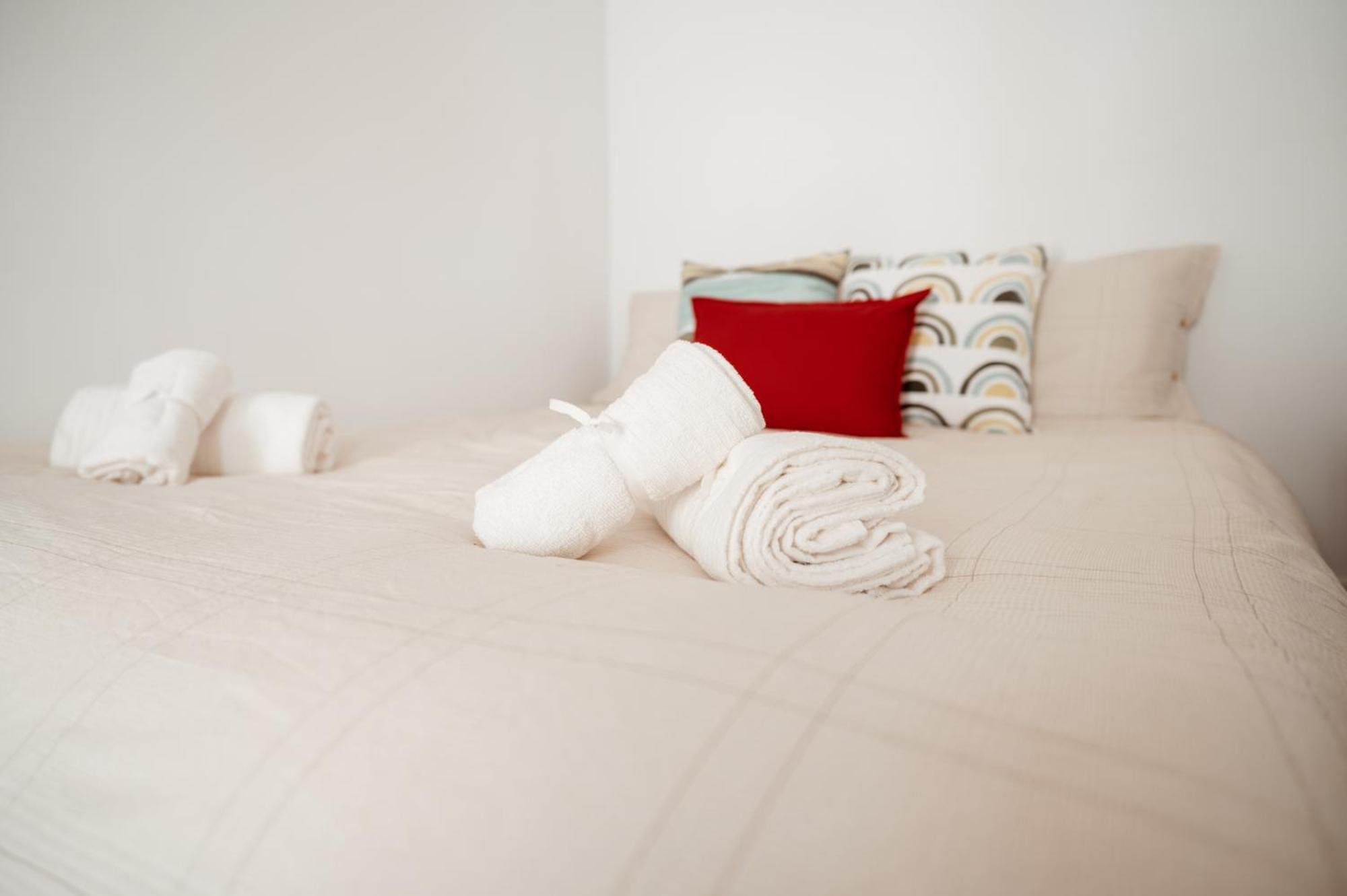 Mercanti Modern Flat - Balcony - Torino Centro Buitenkant foto
