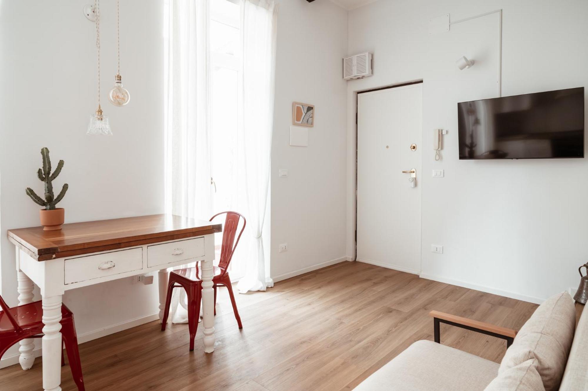 Mercanti Modern Flat - Balcony - Torino Centro Buitenkant foto