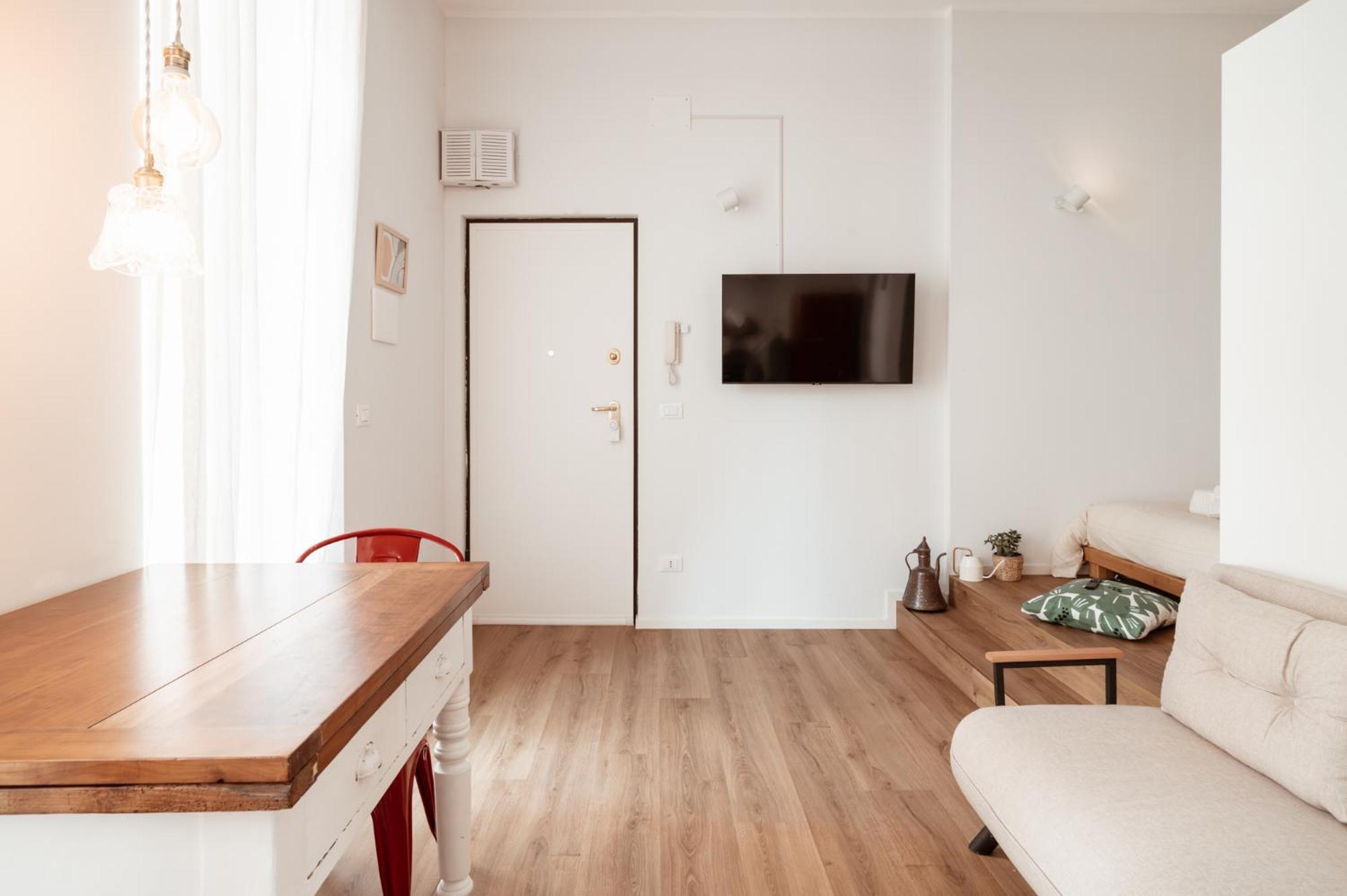Mercanti Modern Flat - Balcony - Torino Centro Buitenkant foto