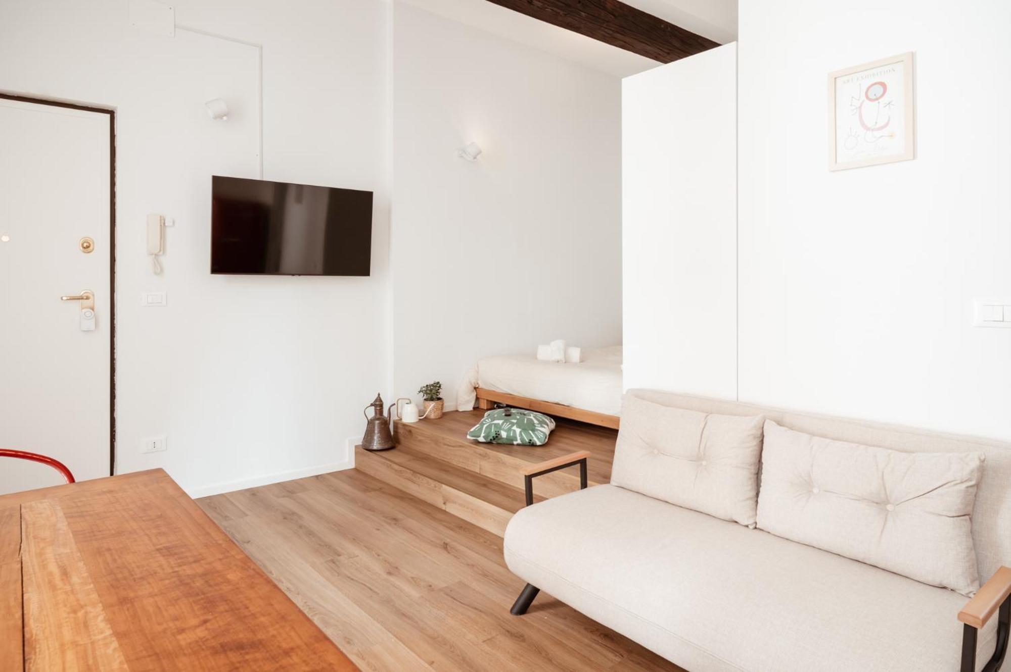 Mercanti Modern Flat - Balcony - Torino Centro Buitenkant foto