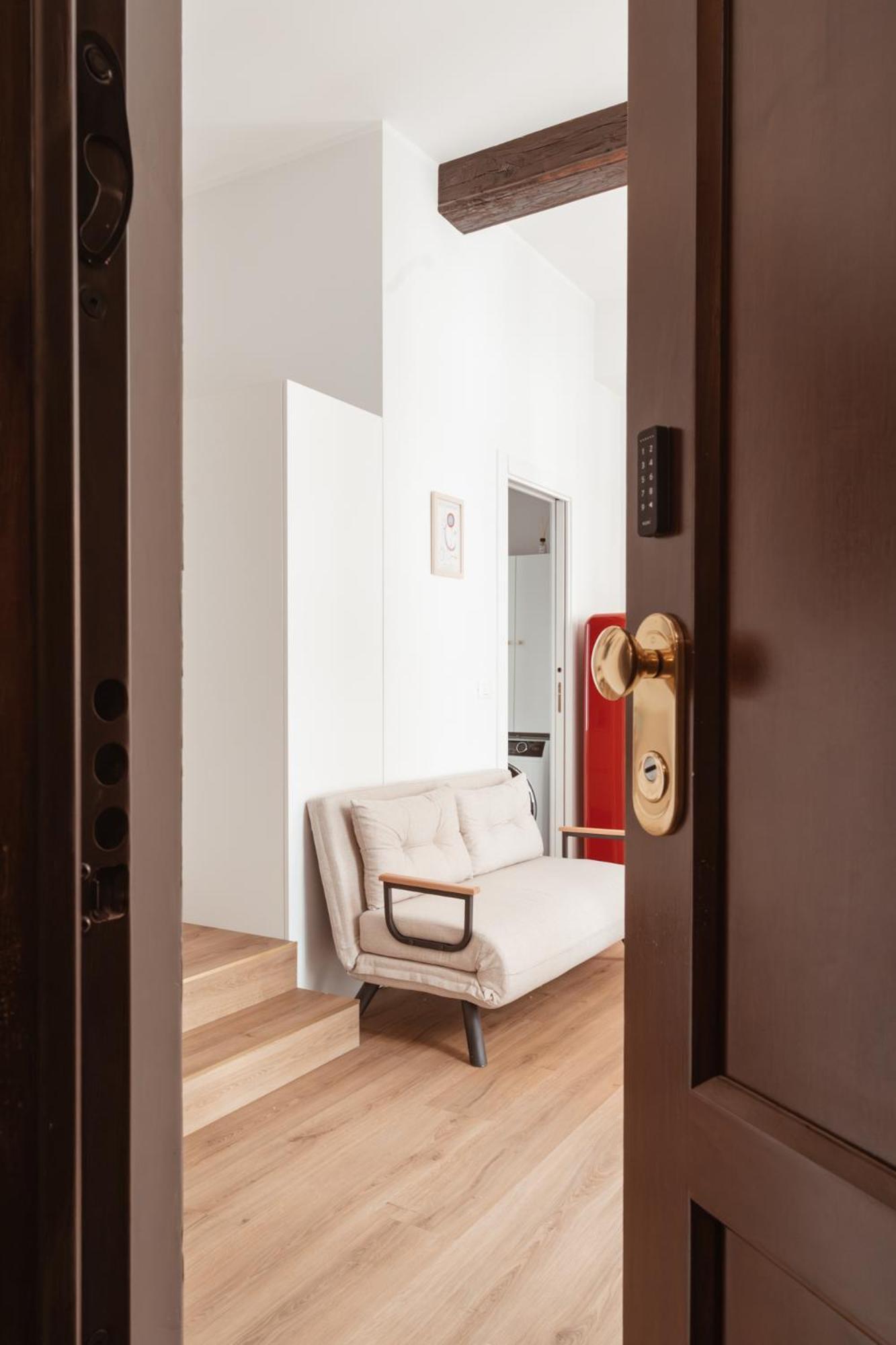 Mercanti Modern Flat - Balcony - Torino Centro Buitenkant foto